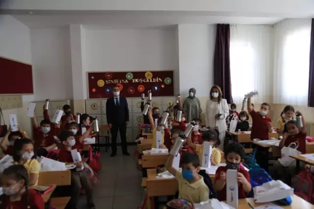 Gölbaşı Belediyesinden öğrencilere hediye