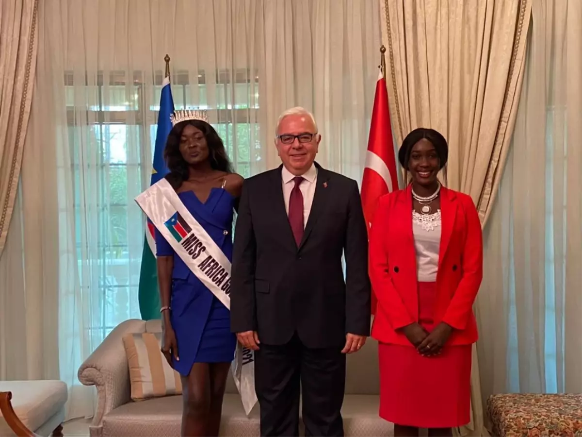 Güney Sudan'ın 'Miss Africa Golden' temsilcisi, Cuba Büyükelçisi Mutaf'ı ziyaret etti