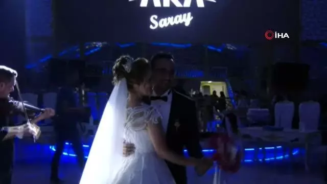 İkiz kız kardeşler, evliliğe birlikte evet dediler