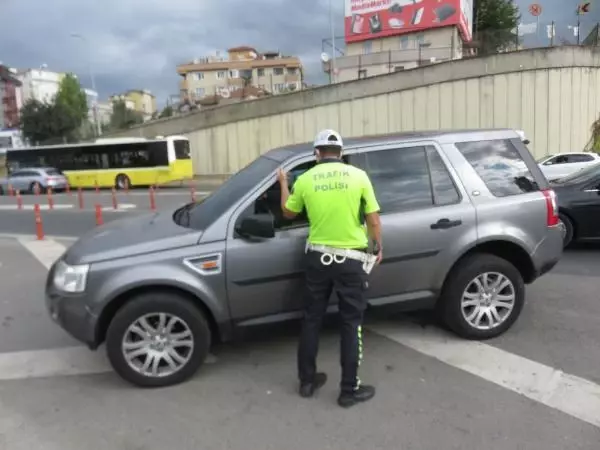 İSTANBUL'DA ÇAKARLI ARAÇ DENETİMİ