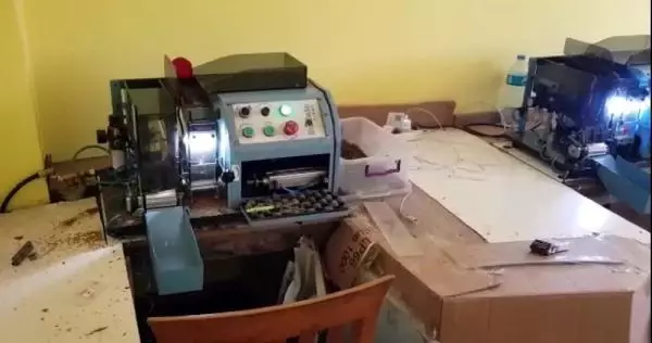 KİRALADIĞI EVİ KAÇAK SİGARA İMALATHANESİNE ÇEVİREN ŞÜPHELİ YAKALANDI