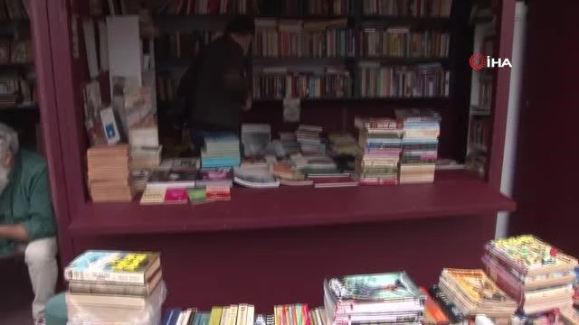 Kitapseverler Kadıköy'de sahafta buluştu