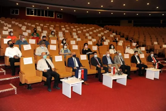 Merhum Başvekil Menderes, ADÜ'de düzenlenen panel ile anıldı