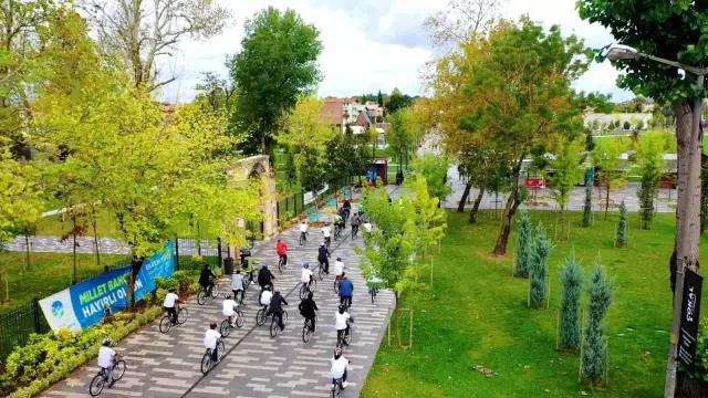 Otomobiller yerini pedallara bıraktı