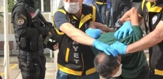 Şehit: Son Dakika | Polisi şehit edip, 2 kişiyi öldüren sanığa 1'i ağırlaştırılmış 3 kez müebbet Şehit: Son Dakika | Polisi şehit edip, 2 kişiyi öldüren sanığa 1'i ağırlaştırılmış 3 kez müebbet
