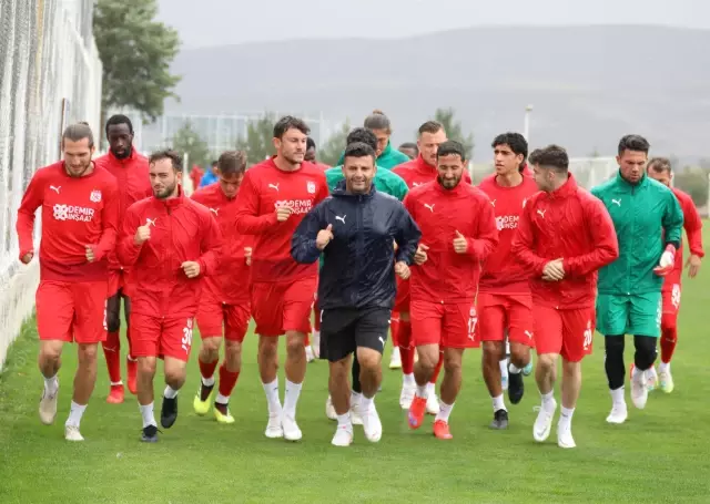 Sivasspor'da Fatih Karagümrük mesaisi başladı