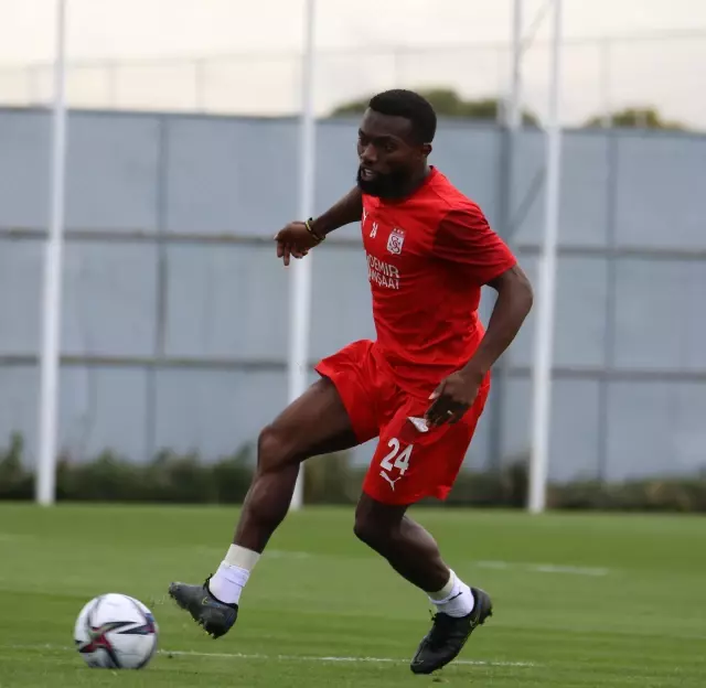 Sivasspor'da Fatih Karagümrük mesaisi başladı