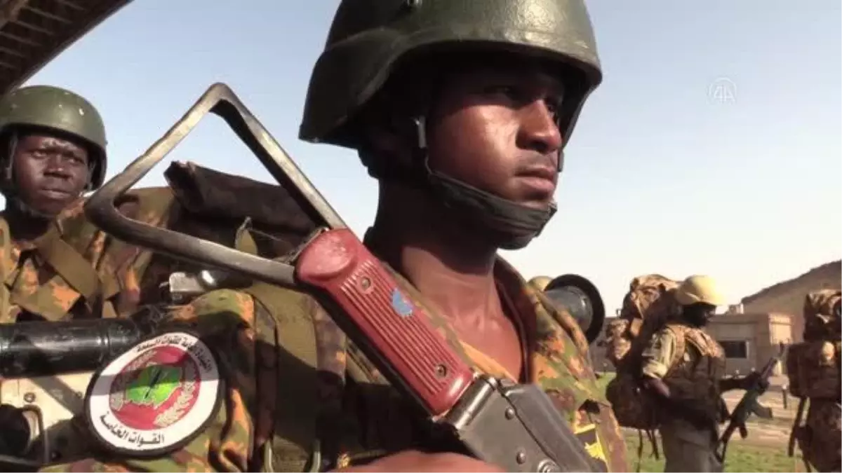 Sudan'da ordunun başındaki isimler darbe girişimi için siyasileri suçladı (2)