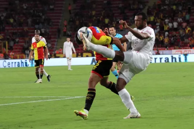 Süper Lig: Göztepe: 0 Hatayspor: 1 (İlk yarı)