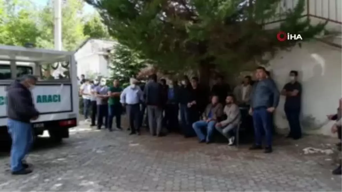 Tırın 6 aracı biçtiği kazada hayatını kaybeden genç adam toprağa verildi