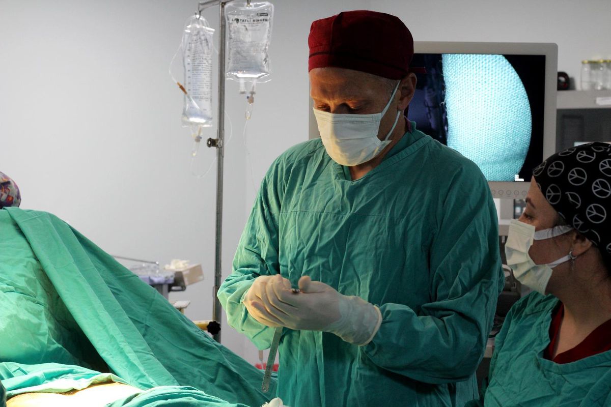 Trabzon'da, 'kapalı kunduracı göğsü ameliyatı' olan hasta sağlığına kavuştu