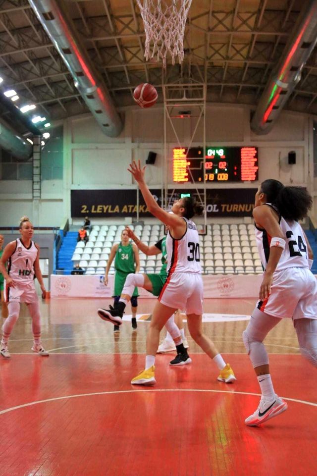 2 leyla atakan cup izmit belediyespor 83 besi 5 14415674 o