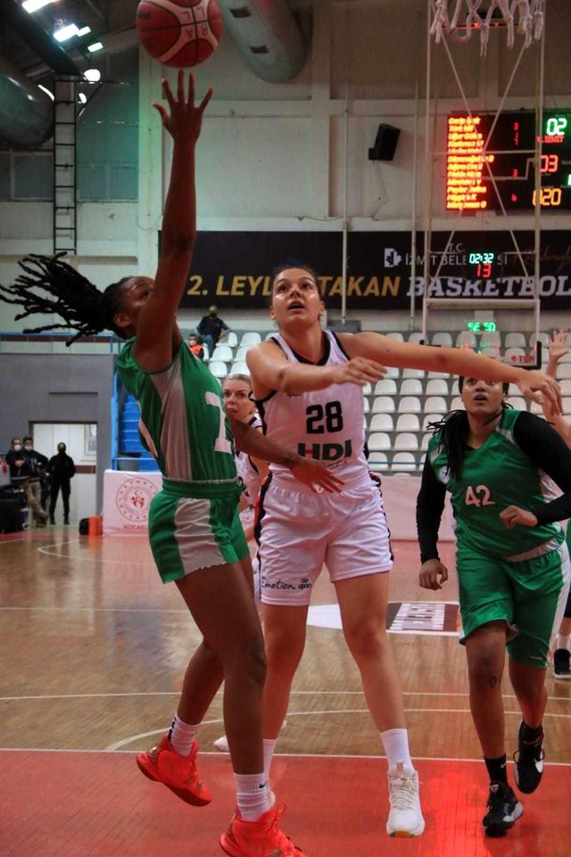 2 leyla atakan cup izmit belediyespor 83 besi 6 14415674 o