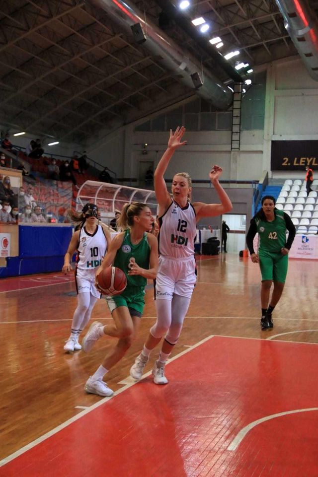 2 leyla atakan cup izmit belediyespor 83 besi 7 14415674 o
