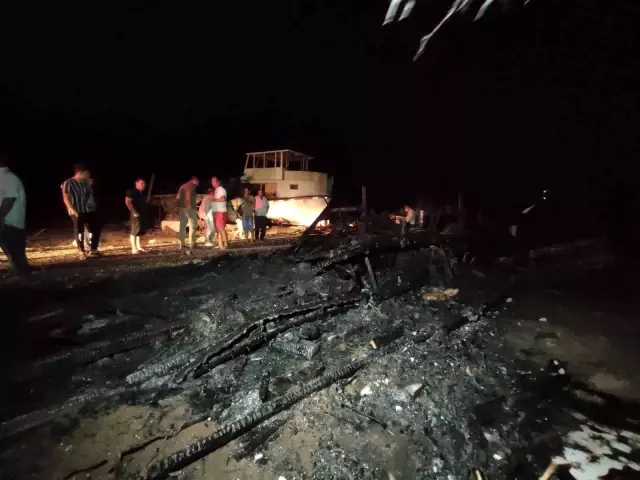 Gemi yapım atölyesinde yangın: 5 milyon TL değerinde 3 tekne yandı, 2'si zarar gördü