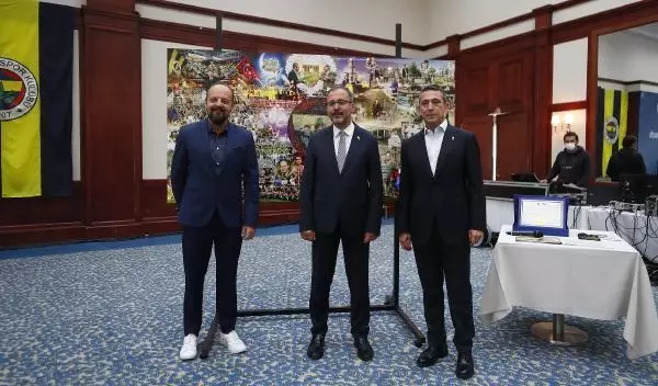 SPOR Bakan Kasapoğlu, Fenerbahçe'nin olimpik sporcularla buluşma etkinliğine katıldı