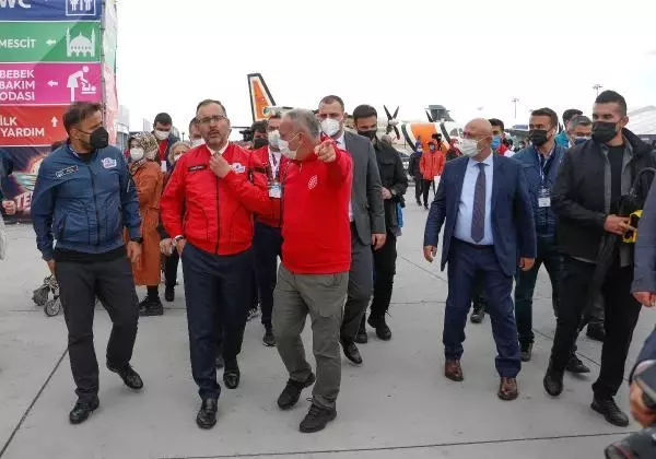 Son dakika haberleri | Gençlik ve Spor Bakanı Kasapoğlu,TEKNOFEST'i ziyaret etti (2)