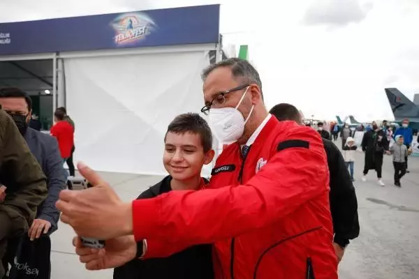 Son dakika haberleri | Gençlik ve Spor Bakanı Kasapoğlu,TEKNOFEST'i ziyaret etti (2)