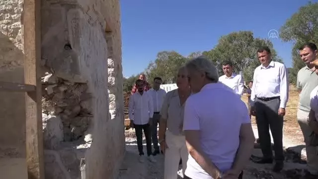 Bakan Yardımcısı Demircan, Patara Antik Kenti'nde incelemelerde bulundu