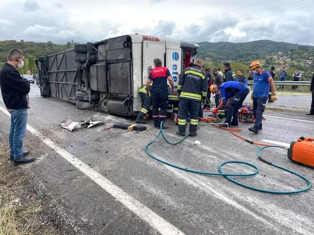 Bartın'da otomobil ile yolcu otobüsü çarpıştı: Ölü ve yaralılar var