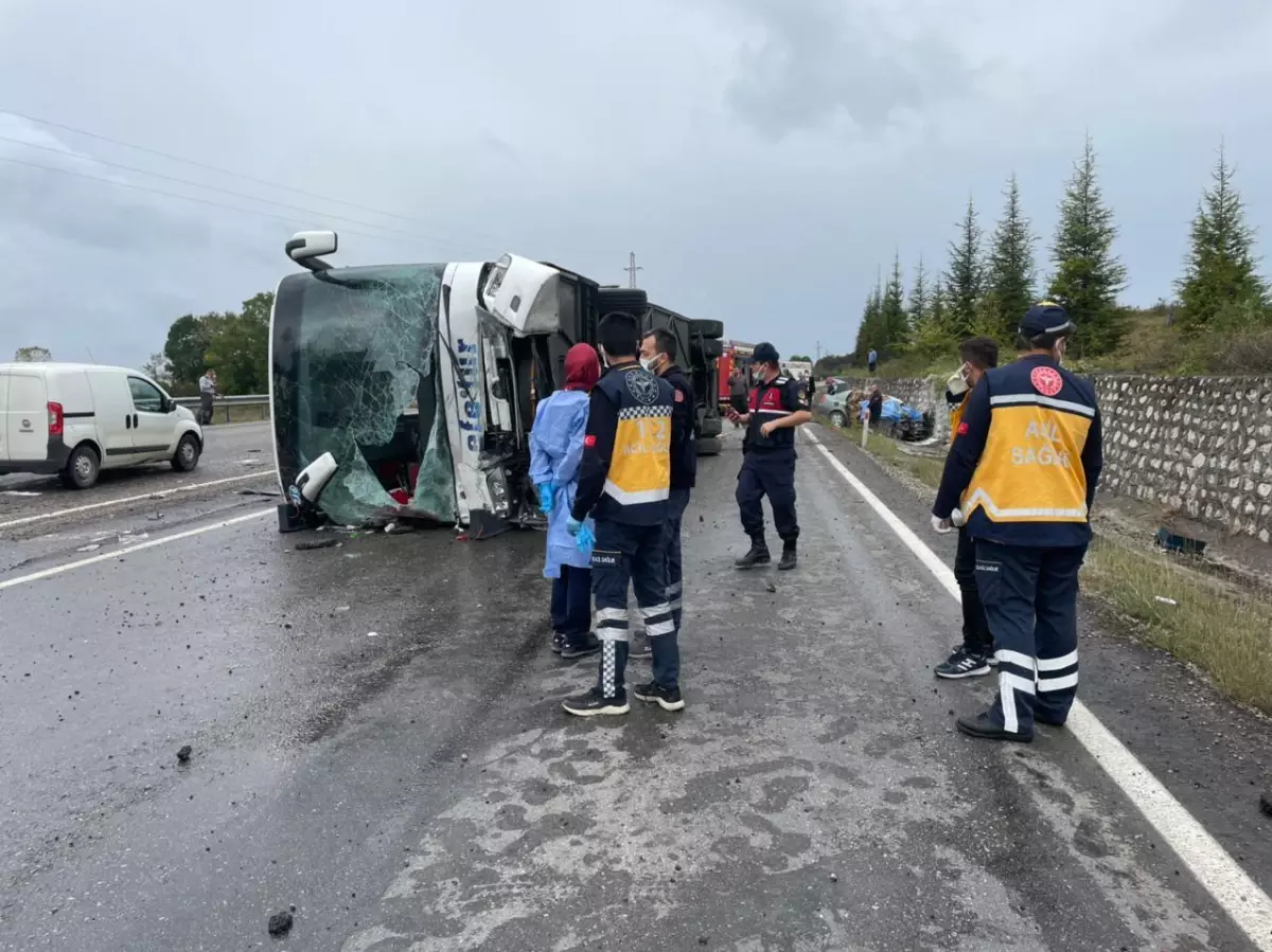 Bartın'da yolcu otobüsü ile otomobil çarpıştı: 3 kişi öldü