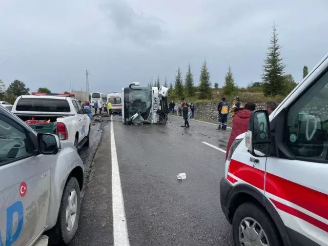 Bartın'da yolcu otobüsü ile otomobil çarpıştı: 3 kişi öldü