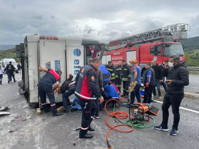 Bartın'da yolcu otobüsü ile otomobil çarpıştı: 3 kişi öldü