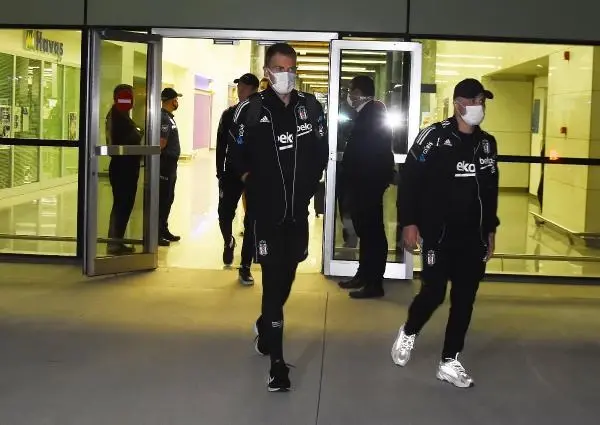 SPOR Beşiktaş 16 kişilik kadrosuyla İzmir'de
