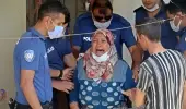 Boğazına bıçağı dayadı, anne ve babasını gözyaşlarına boğdu