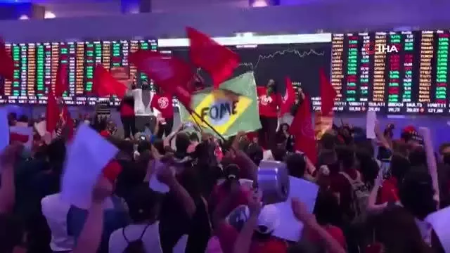 Brezilya'da Evsiz İşçiler Hareketi Sao Paulo Borsası'nı bastı