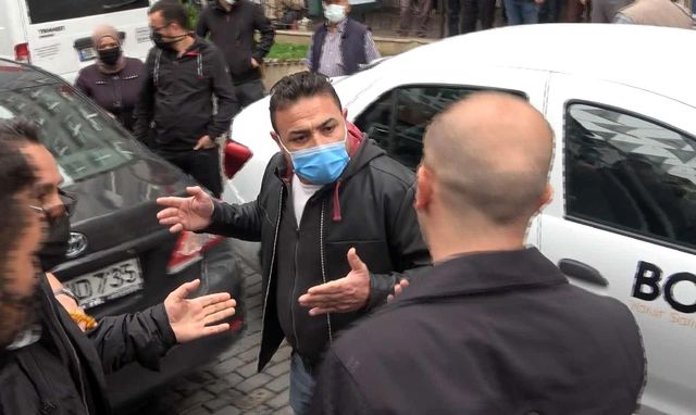 Davutoğlu'nun Sivas ziyaretinde vatandaşlarla partililer arasında arbede çıktı