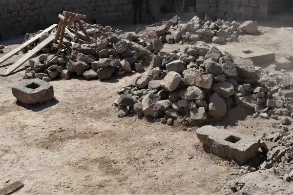 DİYARBAKIR KALESİ'NDE MANCINIK AYAKLARI BULUNDU
