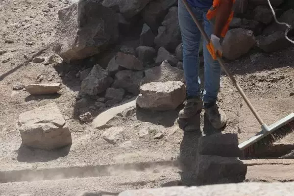 DİYARBAKIR KALESİ'NDE MANCINIK AYAKLARI BULUNDU