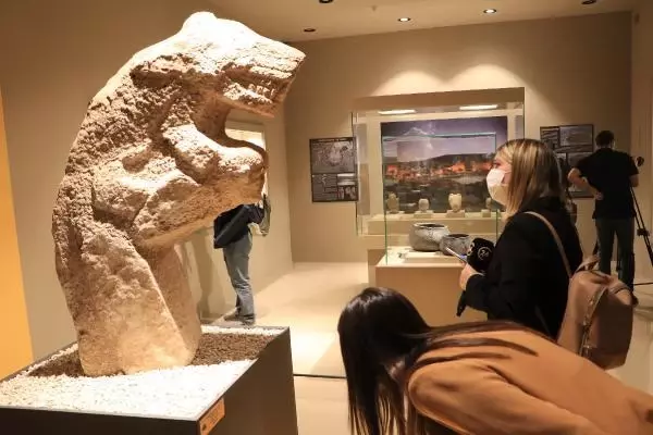 DÜNYANIN GÖZÜ TAŞ TEPELERE ÇEVRİLDİ