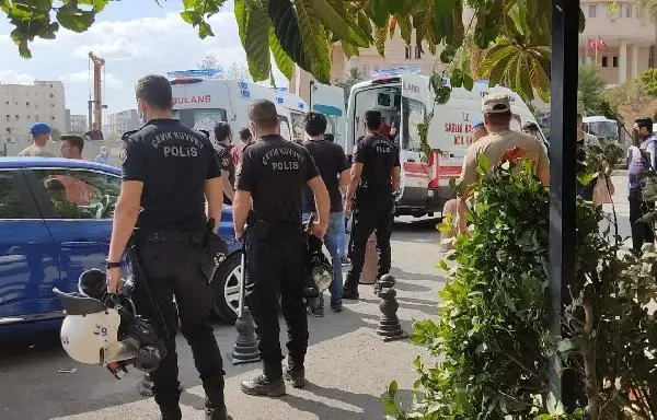 Duruşma sonrası bıçaklı kavgada 5 kişi yaralandı