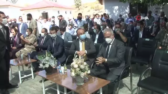 Elazığ'da belde belediyesi vatandaşlar için Millet Bahçesi yaptı, iki vali açılışa katıldı
