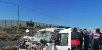 Son dakika haberi | Eskişehir'de, kamyonete çarpan hafif ticari araçtaki 2 kişi öldü