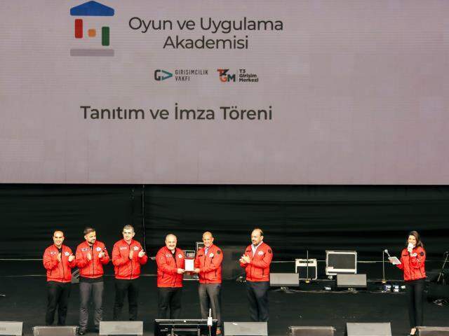 Google Oyun ve Uygulama Akademisi ile teknoloji kariyerinin kapısı 2000 genç için aralanıyor