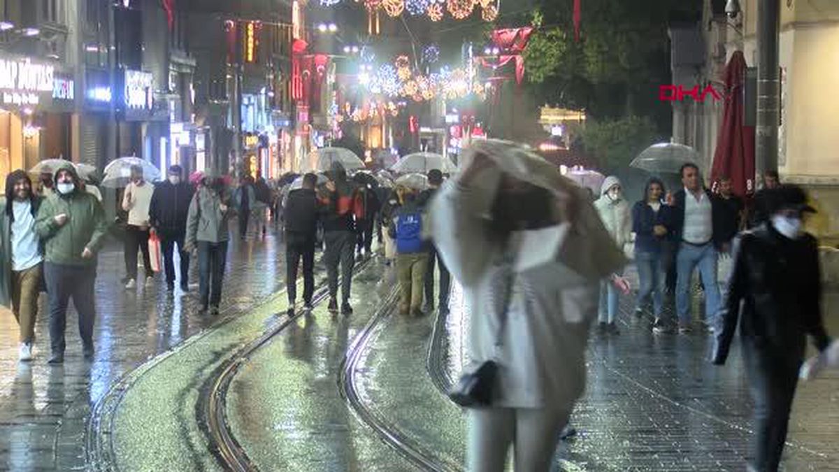 İstanbul'da sağanak etkili oluyor
