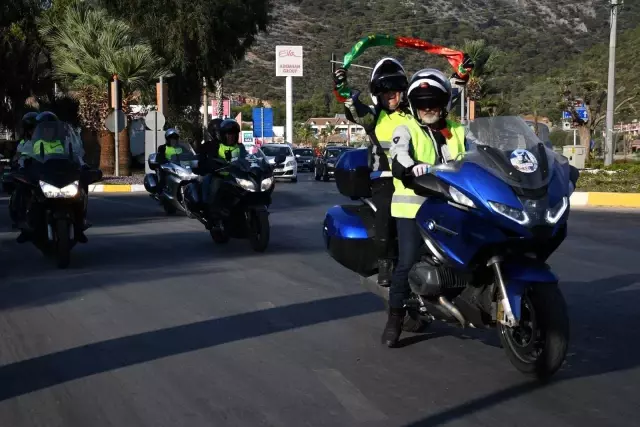 Kuşadası'nda motosiklet korteji düzenlendi