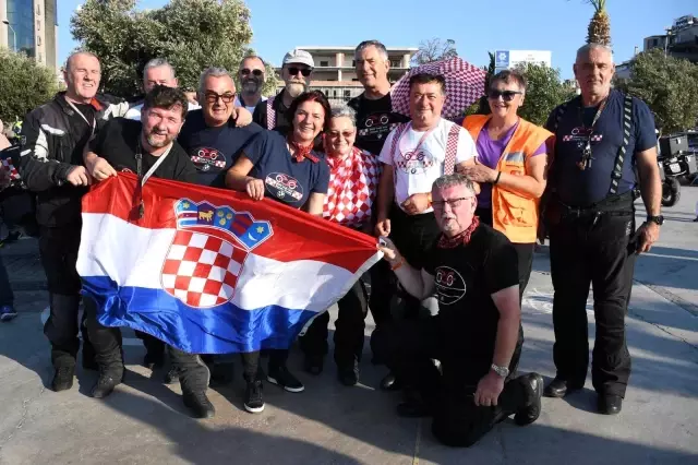 Kuşadası'nda motosiklet korteji düzenlendi