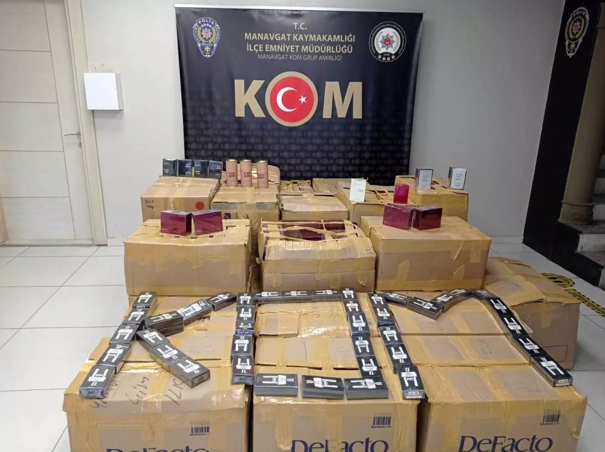 Manavgat'ta 7 bin 950 adet gümrük kaçağı parfüm ele geçirildi
