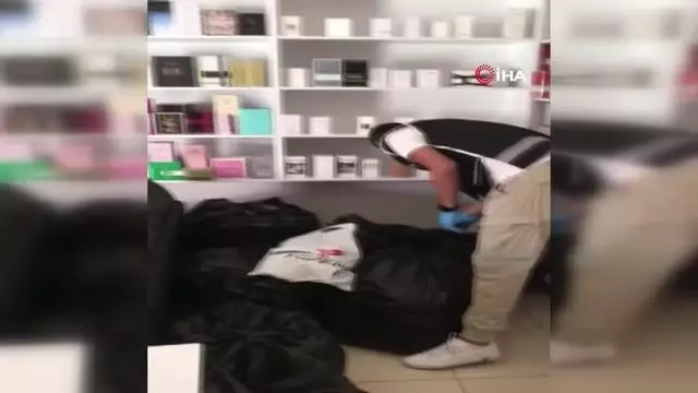 Manavgat'ta 7 bin 950 adet gümrük kaçağı parfüm ele geçirildi
