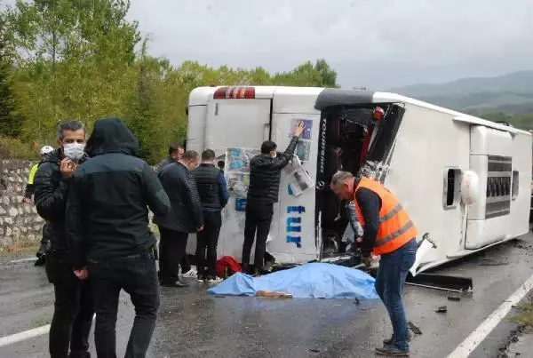 Son dakika haberi | Otobüs, otomobile çarptı: 3 ölü, 1 yaralı (2)- Yeniden