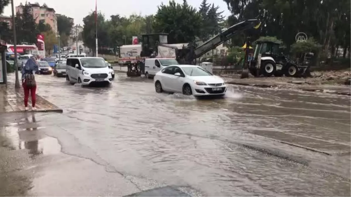 Sağanak hayatı olumsuz etkiledi (2)