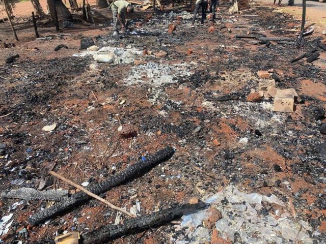 Ülkeyi kana bulayan saldırı! Sığır hırsızları ile köylüler ortasındaki çatışmada en az 46 kişi öldü