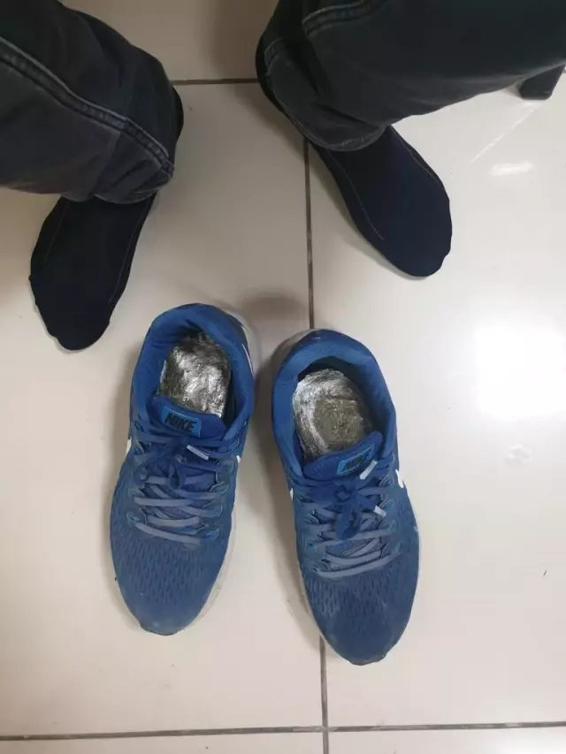 Son dakika haberi... Uyuşturucuyla uçağa binmeye çalışan zanlı gözaltına alındı