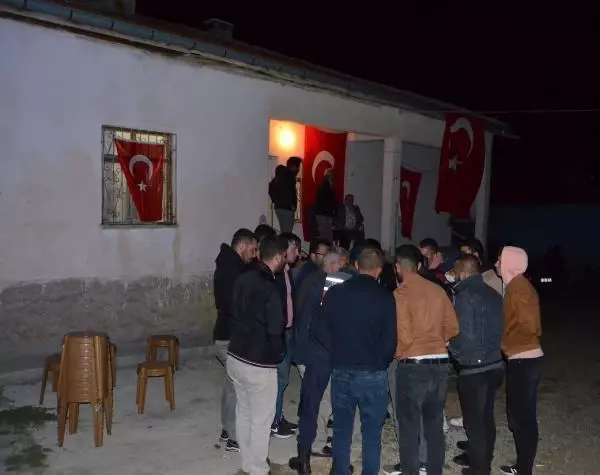 Ağaç kesimi sırasında yaralanan Mehmetçik şehit düştü