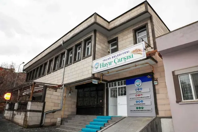 Alan el ile veren elin buluştuğu çarşı 'Hayır Çarşısı'