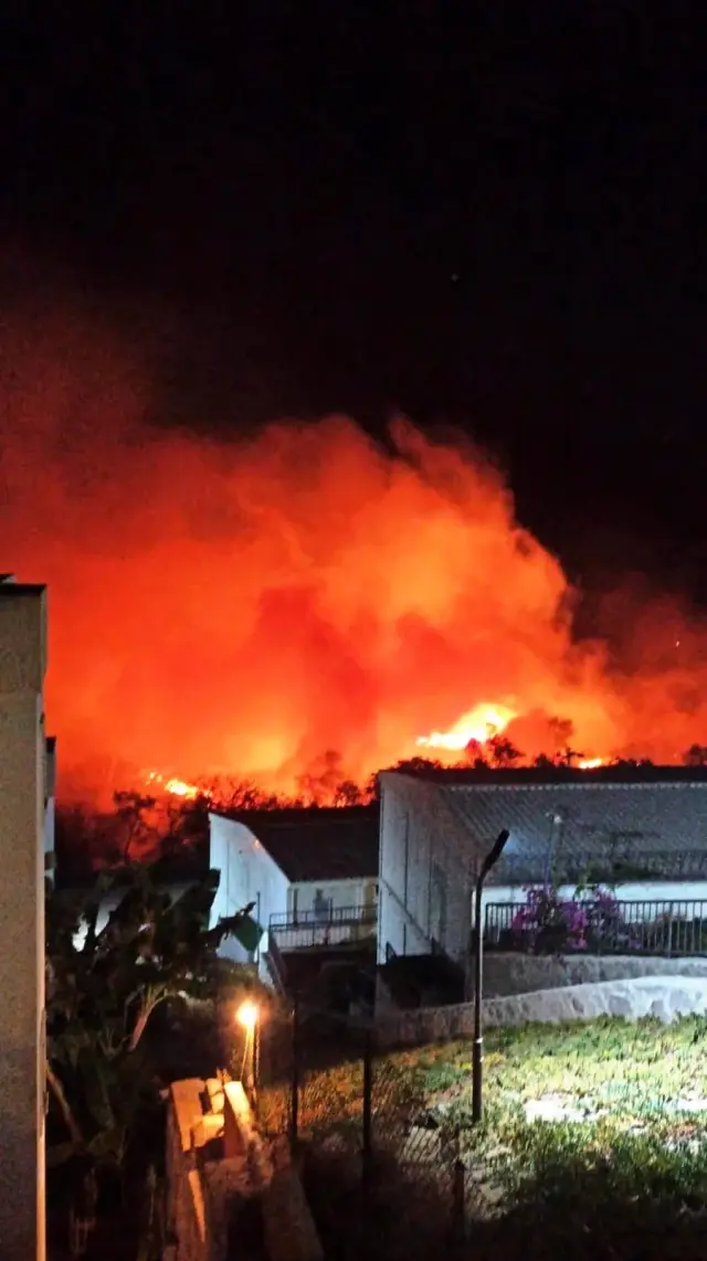 Bodrum'daki yangın fırtınaya rağmen kısa sürede söndürüldü